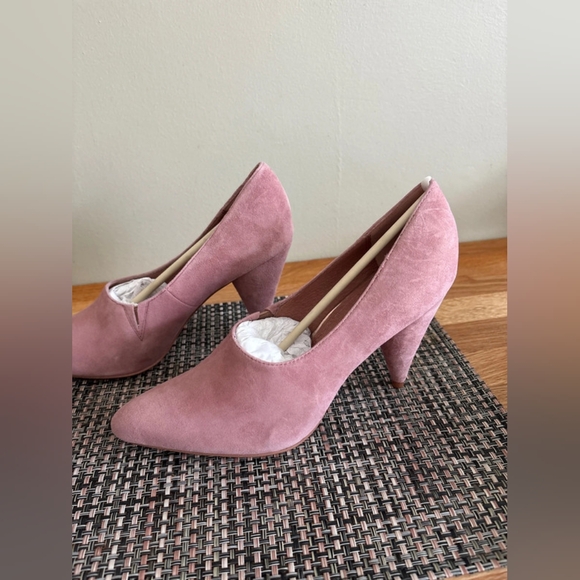 Elegant Pink Suede Women's Heels - Picture 1 of 4